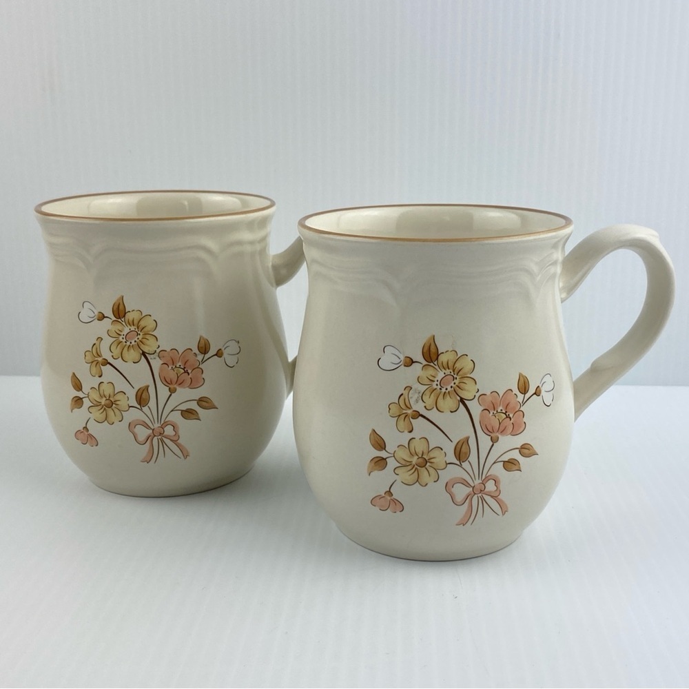 Vintage Cordella Stoneware Mugs Burnet Pattern Set of 2 - 14 ounce cups